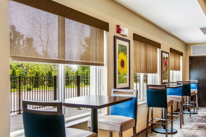 Hotel Comfort Suites