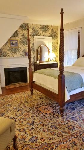 Centennial House Bed And Breakfast