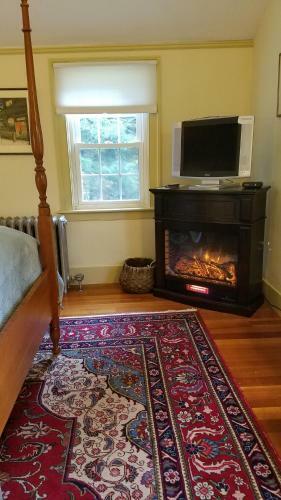 Centennial House Bed And Breakfast