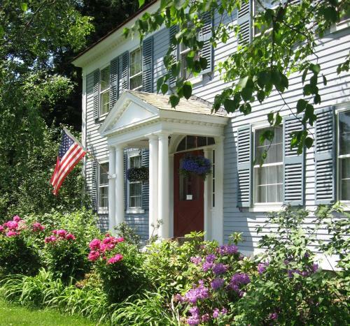 Centennial House Bed And Breakfast
