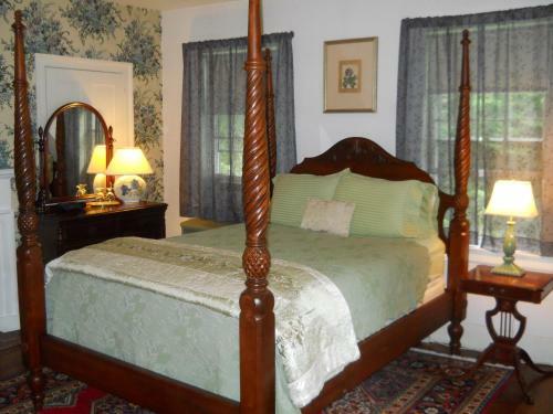 Centennial House Bed And Breakfast
