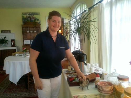 Centennial House Bed And Breakfast