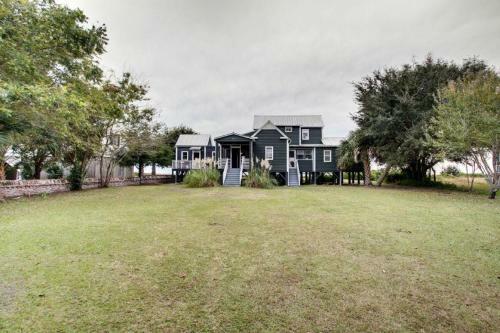 1111 Middle Street