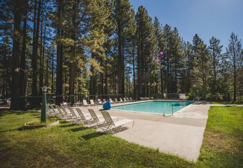 Tahoe Valley Cottage 6