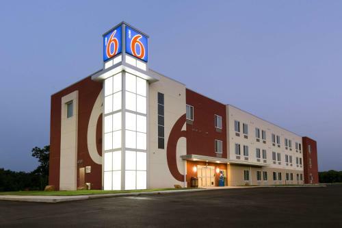 Hotel Motel 6 Poplar Bluff
