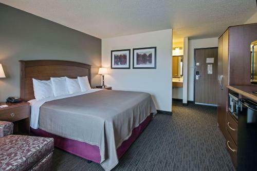 Posada Americinn By Wyndham Grundy Center