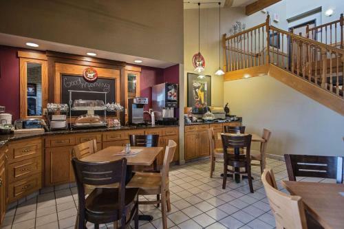 Posada Americinn By Wyndham Grundy Center