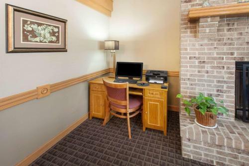 Posada Americinn By Wyndham Grundy Center
