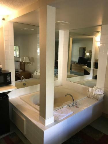 Hotel Econo Lodge Inn & Suites