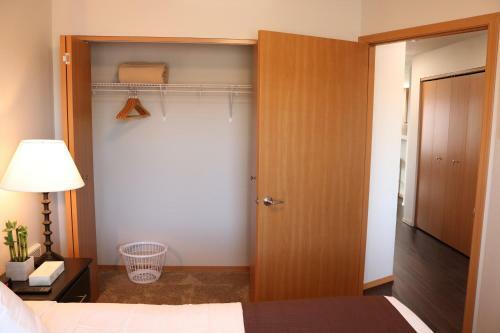 Autumn Leaf Furnished Apartments