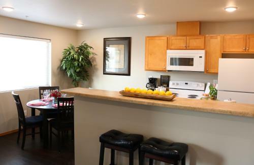 Autumn Leaf Furnished Apartments