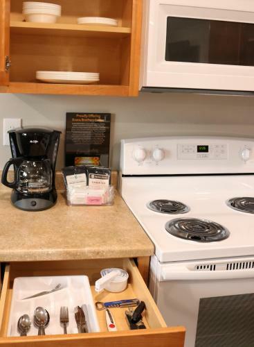 Autumn Leaf Furnished Apartments