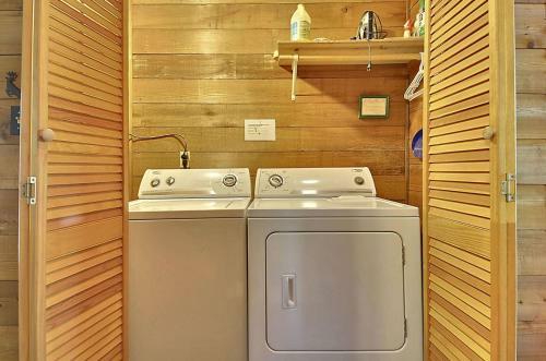 Flat Top 4 Two-bedroom Home
