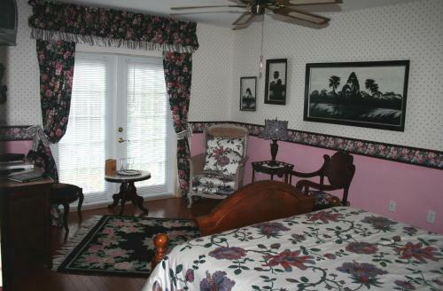 Heron Cay Lakeview Bed & Breakfast