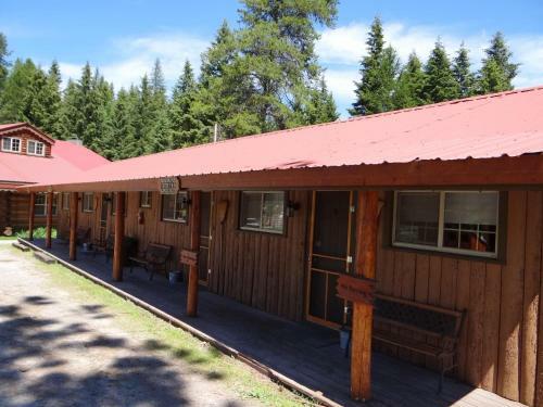 Historic Tamarack Lodge And Cabins