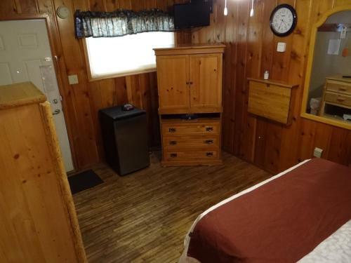 Historic Tamarack Lodge And Cabins