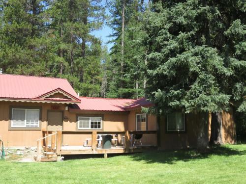Historic Tamarack Lodge And Cabins