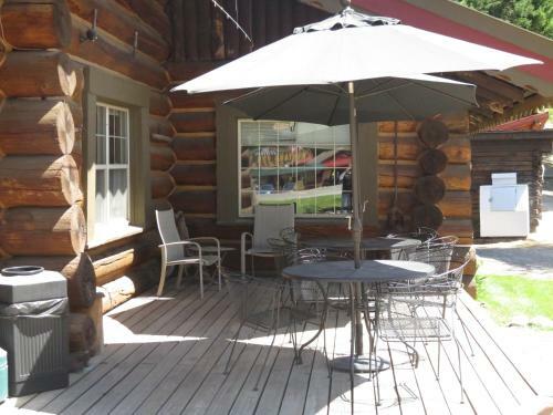 Historic Tamarack Lodge And Cabins