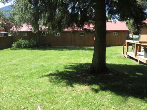 Historic Tamarack Lodge And Cabins