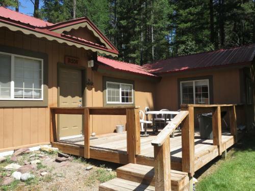 Historic Tamarack Lodge And Cabins