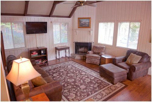 Pine Mountain Club Chalets