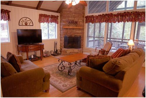 Pine Mountain Club Chalets