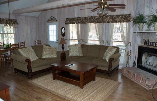 Pine Mountain Club Chalets