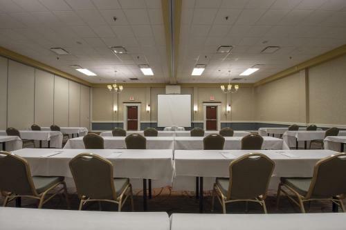 Hotel Rit Inn & Conference Center