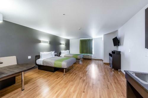 Hotel Studio 6 San Marcos