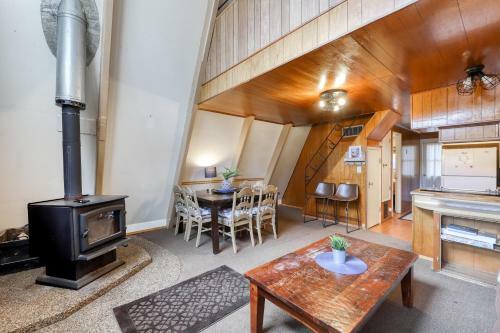 Cozy Bear Chalet
