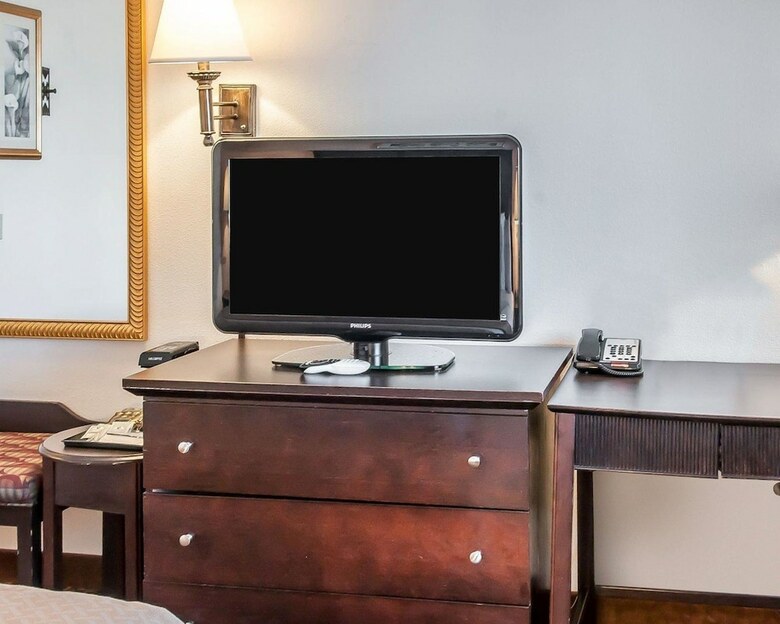 Hotel Quality Inn & Suites