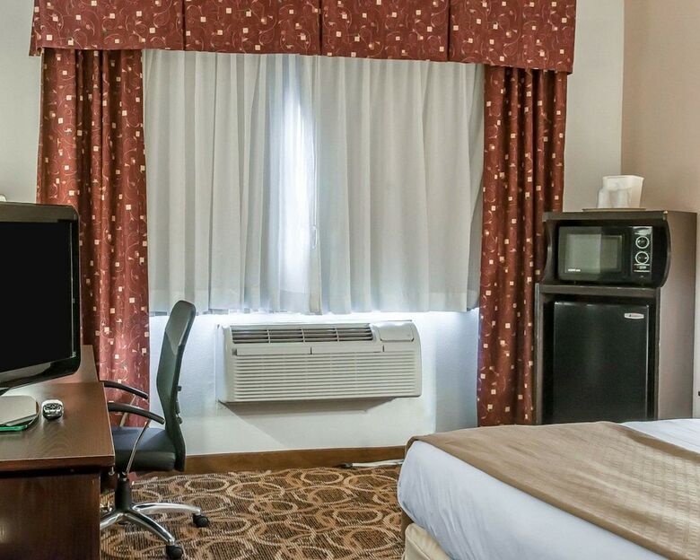 Hotel Quality Inn & Suites
