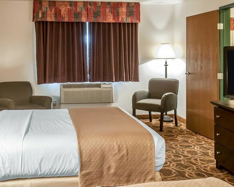 Hotel Quality Inn & Suites