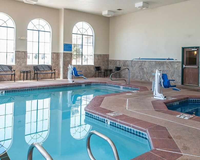 Hotel Quality Inn & Suites