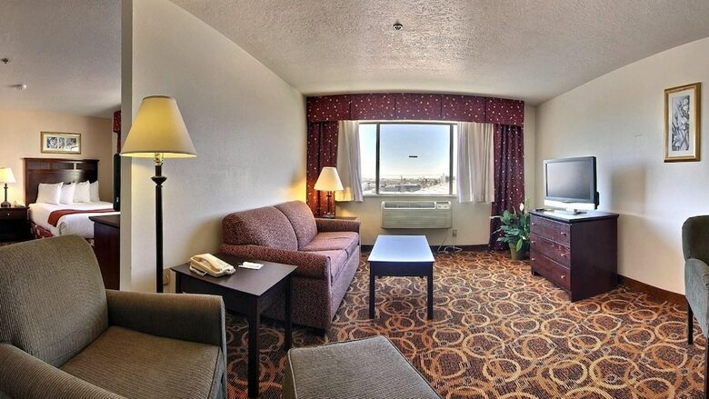 Hotel Quality Inn & Suites