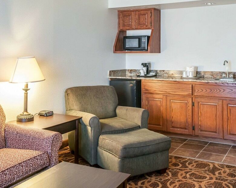 Hotel Quality Inn & Suites