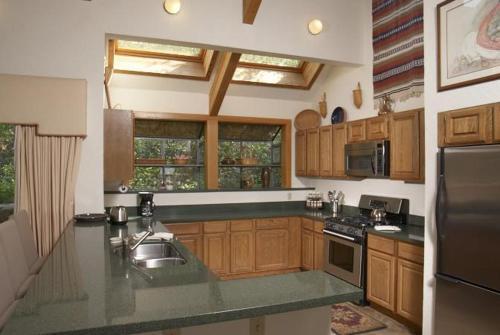 Northridge Hideaway House