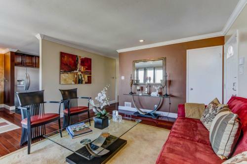 House-canyon Dr