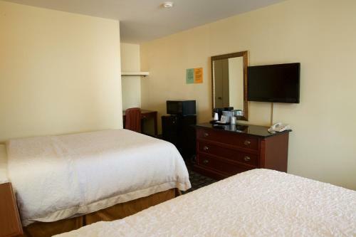 Highlander Motel