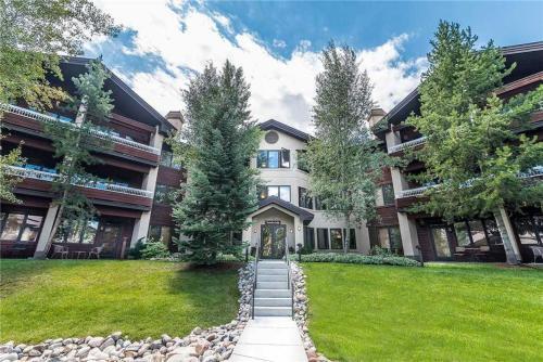 2302 Timberline Lodge, Trappeur's Crossing