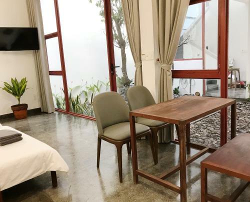 Larose Cafe I Bed & Breakfast