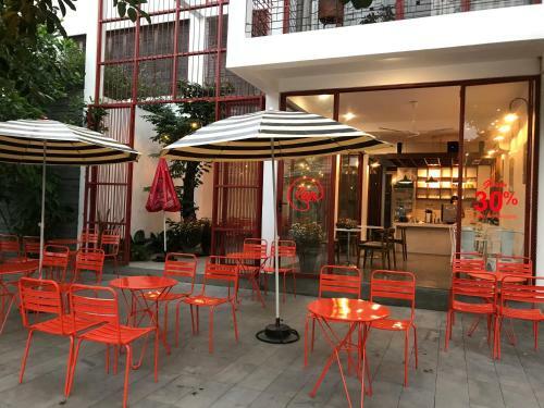 Larose Cafe I Bed & Breakfast