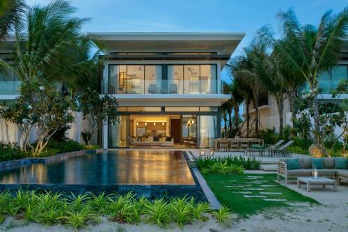 Hotel Melia Ho Tram Beach Resort