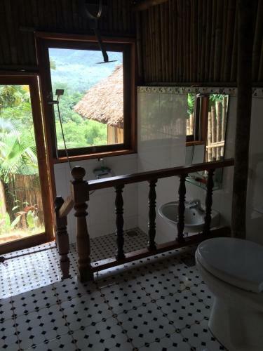 Lodge Mai Chau Palm House
