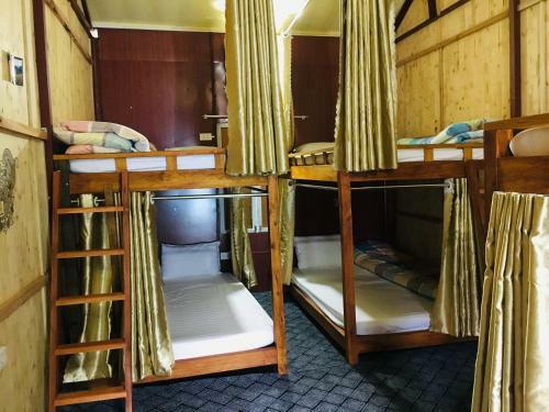 Bed & Breakfast Green Hill Hostel & Tour