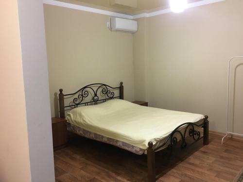 Hostal Guest House On Shakirbay 11
