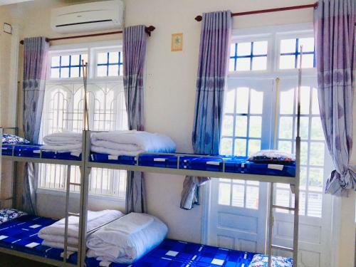 Van?s Hostel