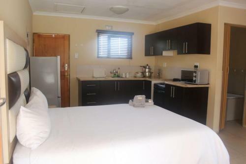 Hostal Mbopha Guest House