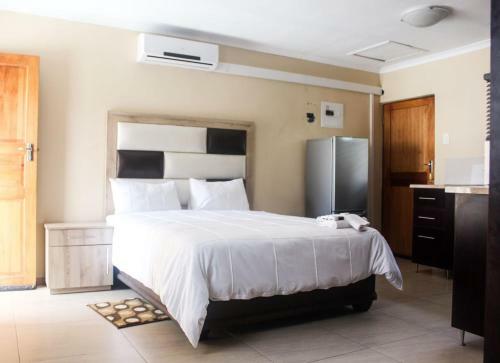 Hostal Mbopha Guest House