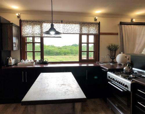 Hostal Rose & Ivy Guesthouse